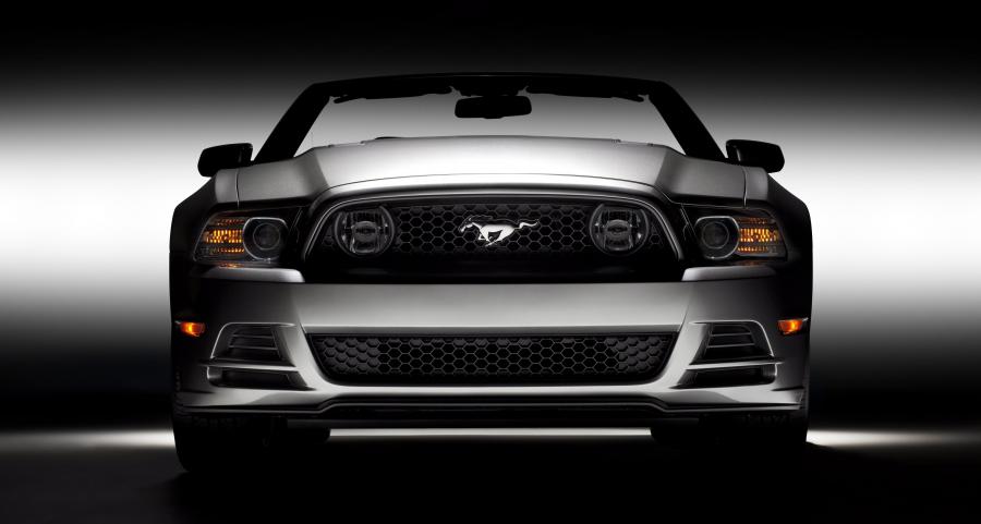 Ford Mustang GT 2013 года  (фото 9 из 58)